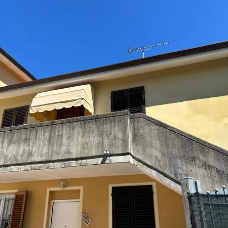 La Casa Del Geko Rosa Lucques